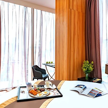 Bay Hotel Ho Chi Minh Bagian luar foto