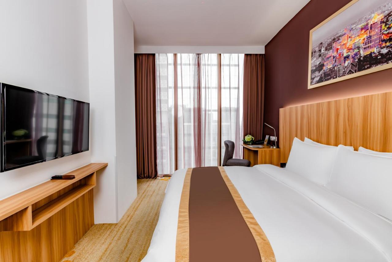 Bay Hotel Ho Chi Minh Bagian luar foto