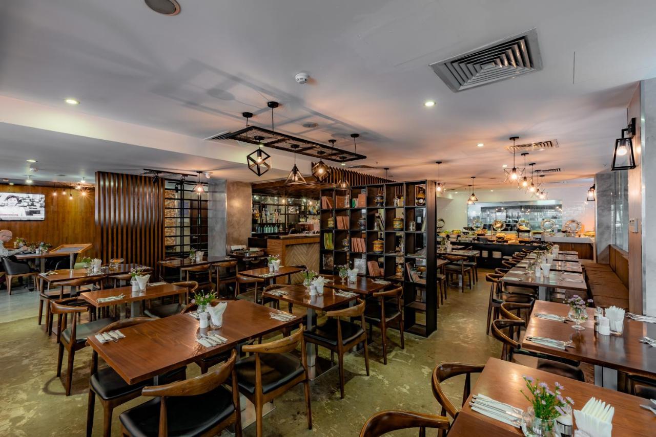 Bay Hotel Ho Chi Minh Bagian luar foto