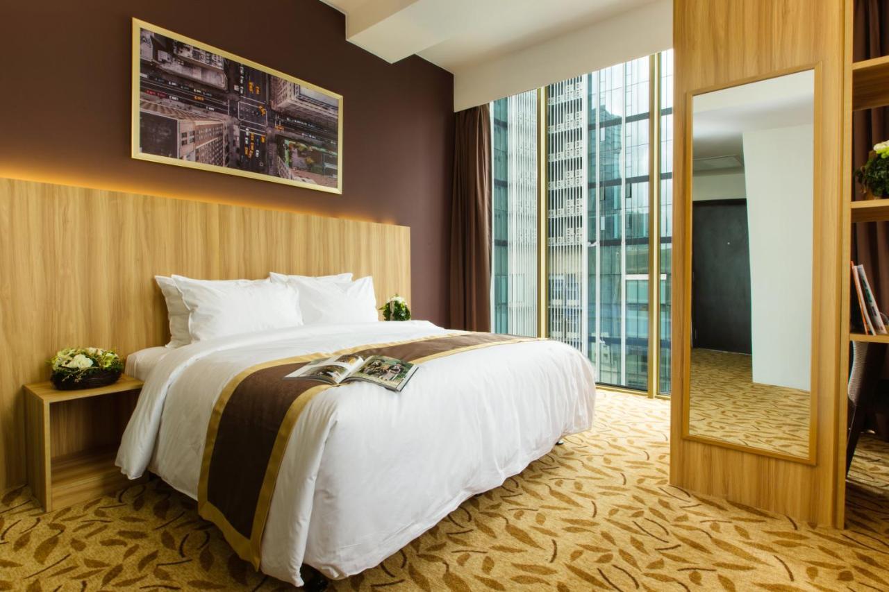 Bay Hotel Ho Chi Minh Bagian luar foto