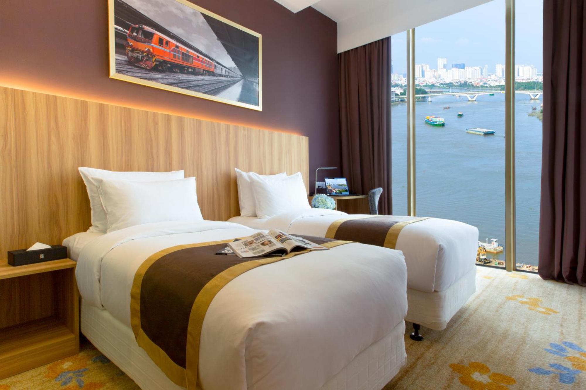 Bay Hotel Ho Chi Minh Bagian luar foto