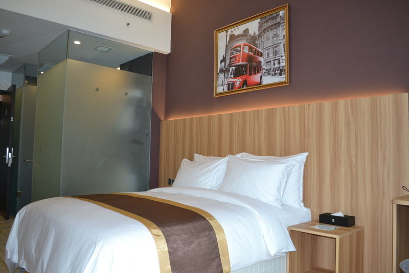 Bay Hotel Ho Chi Minh Bagian luar foto