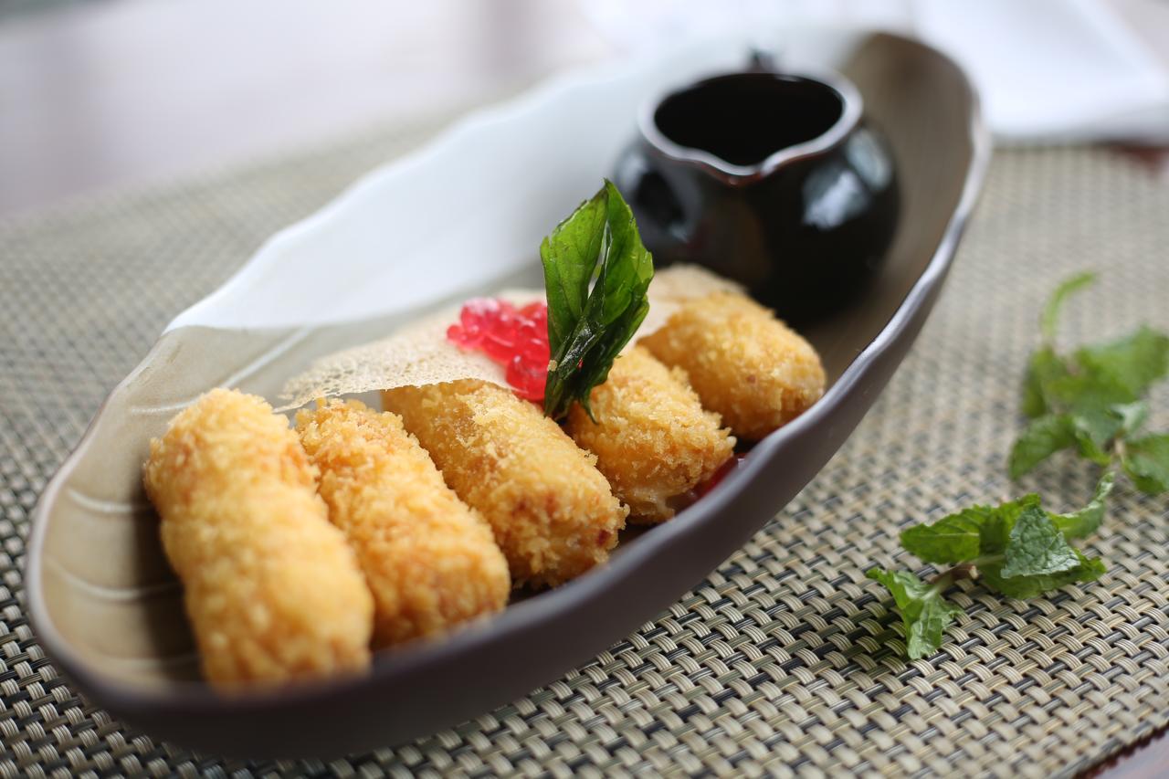 Bay Hotel Ho Chi Minh Bagian luar foto