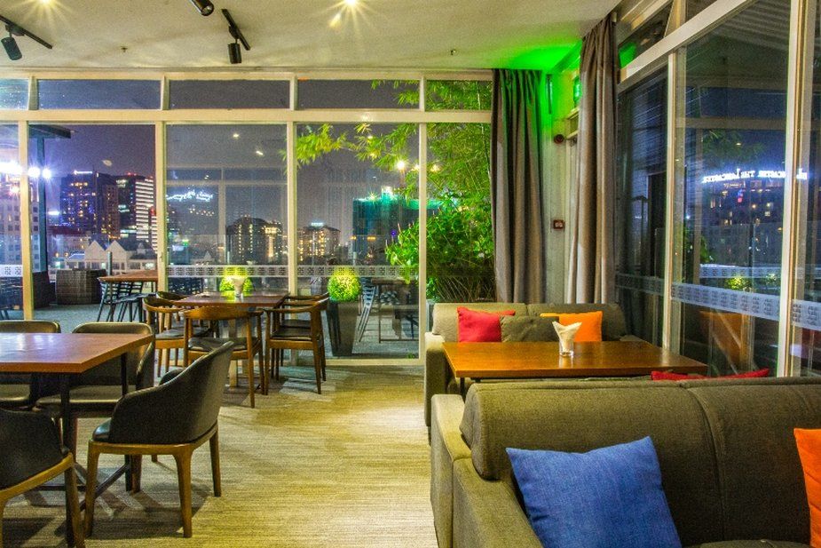 Bay Hotel Ho Chi Minh Bagian luar foto